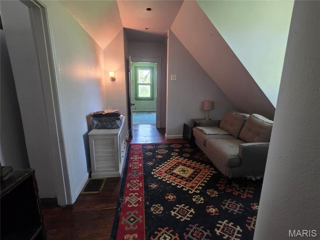 3318 Putnam Avenue Property Photo 16