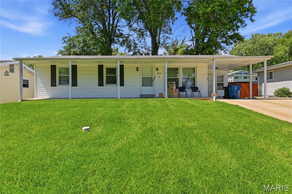 714 Teson Road Property Photo 1