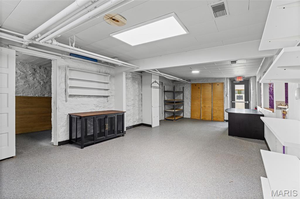 8923 Gravois Road Property Photo 11