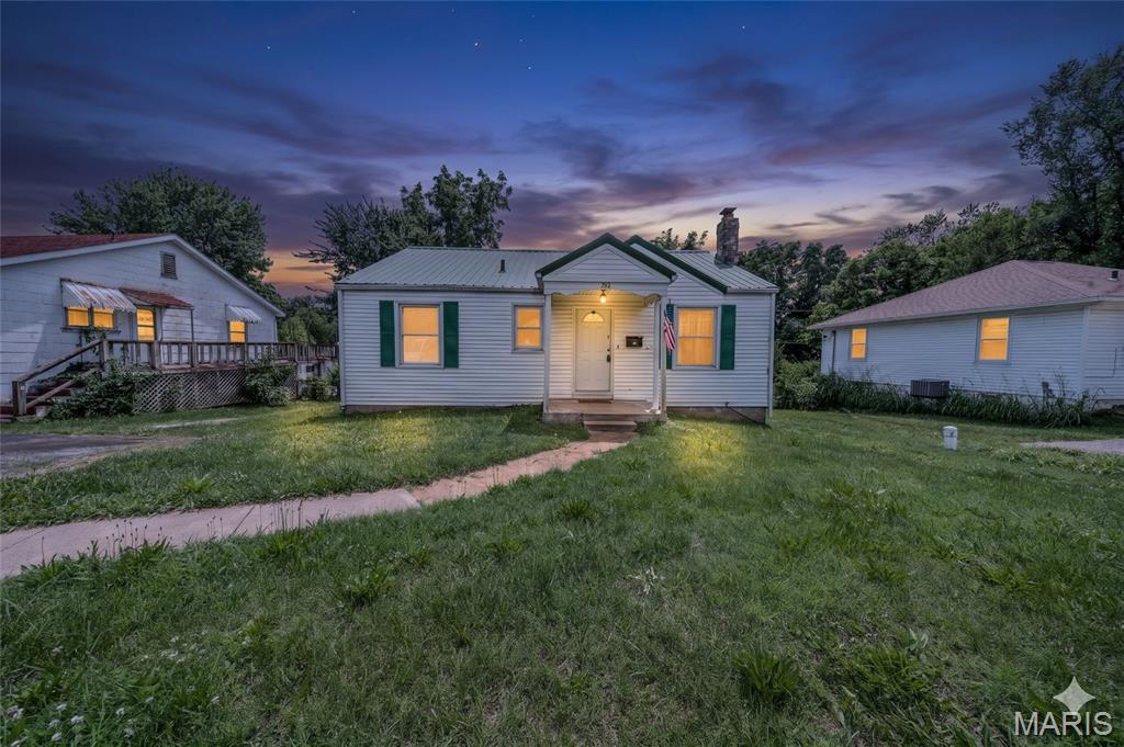 704 E State Highway 72