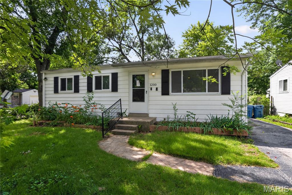 1200 Congress Avenue Property Photo 1
