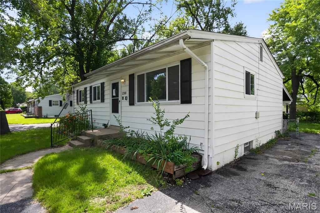 1200 Congress Avenue Property Photo 2