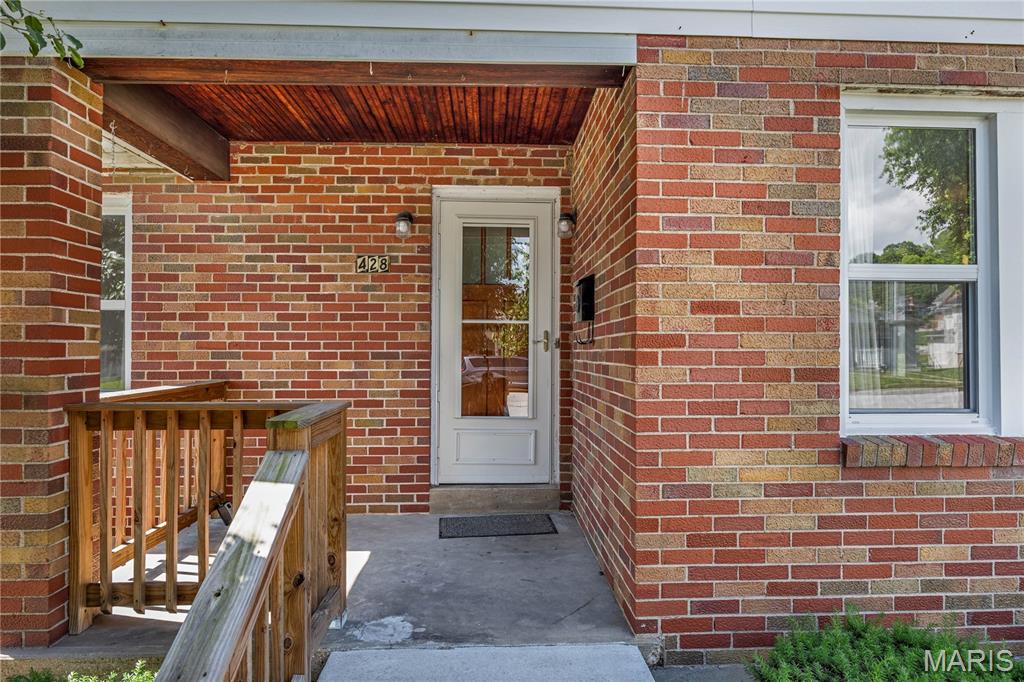 428 W 9th Street Property Photo 5
