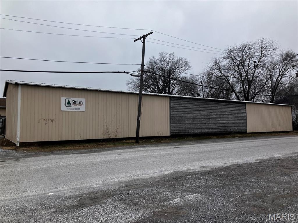 221 N Main Street Property Photo 1