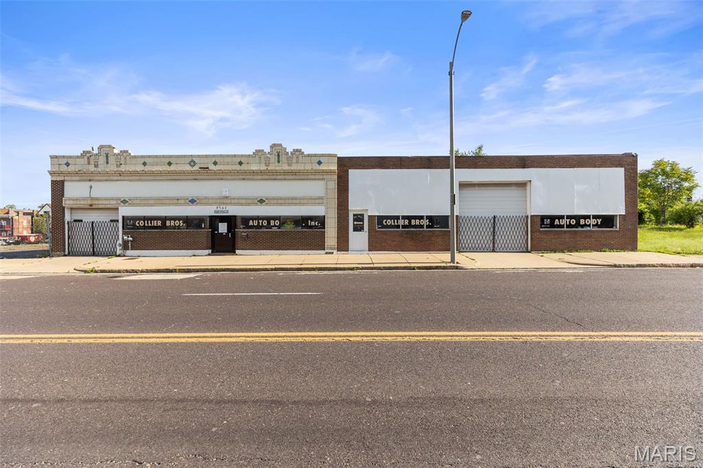 4561 Delmar Boulevard Property Photo 1