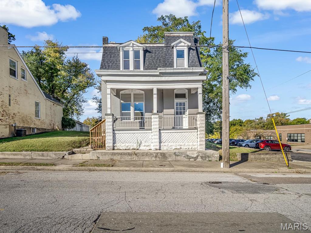 221 N 2nd Street Property Photo 1