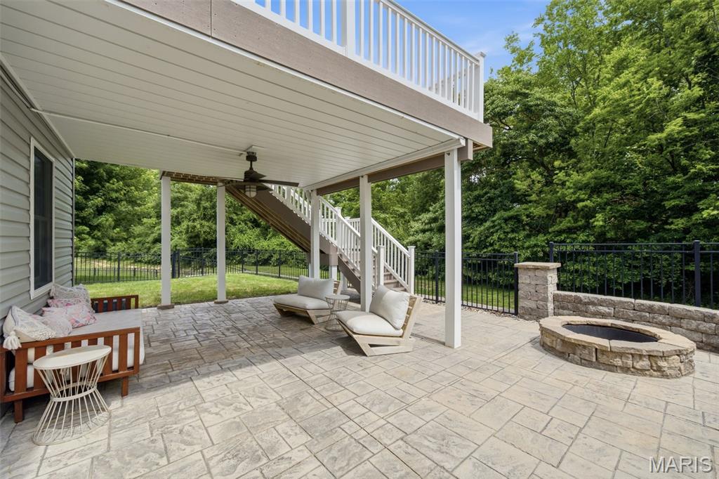 327 Madeira Court Property Photo 12