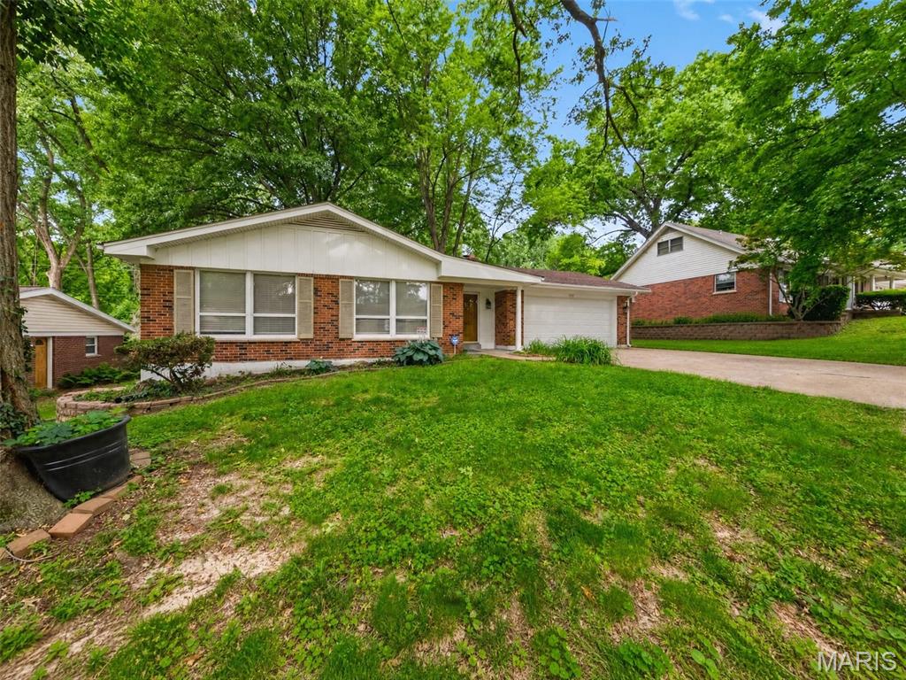 1219 Hobson Drive Property Photo 2
