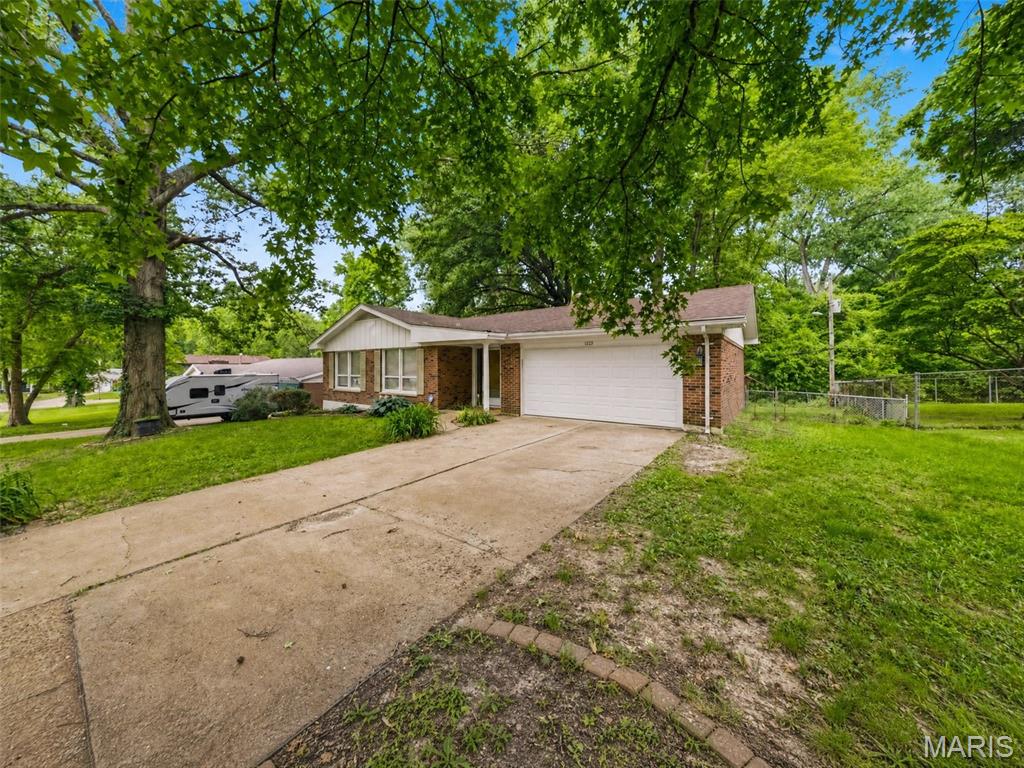 1219 Hobson Drive Property Photo 3