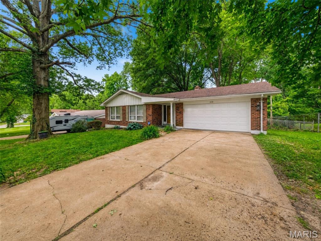 1219 Hobson Drive Property Photo 4