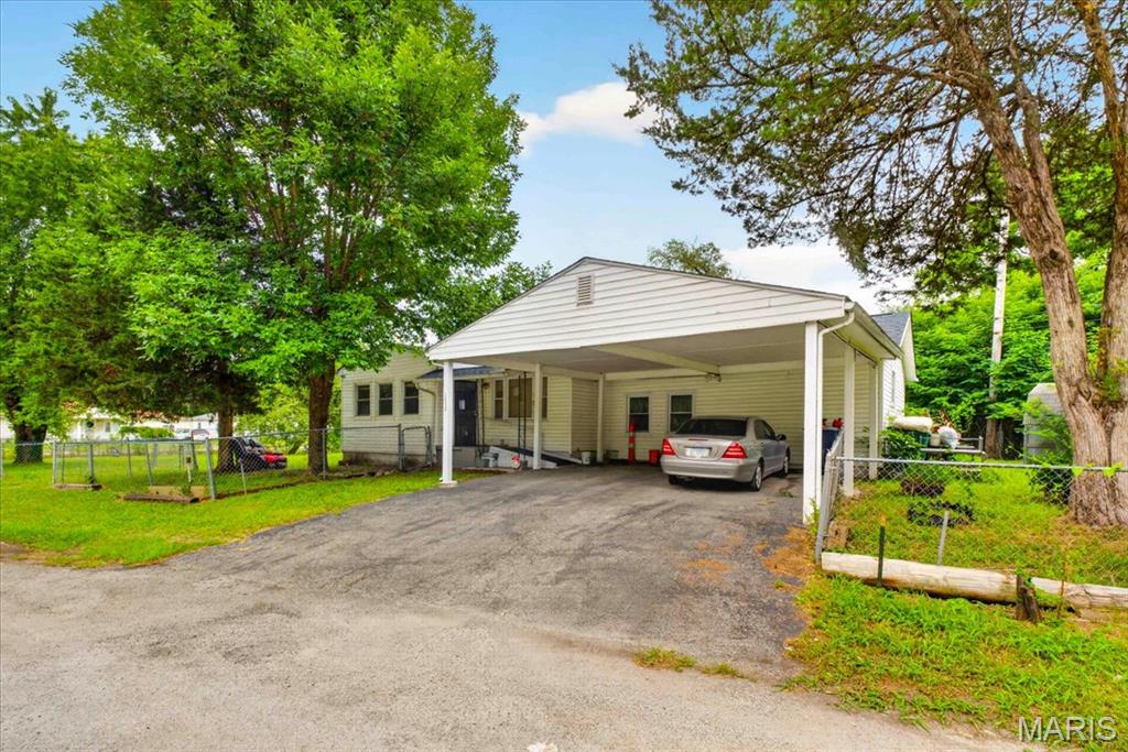 5948 Piat Place Property Photo 2