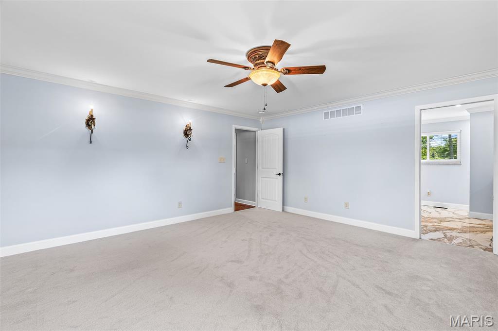 2550 Bluffwood Drive Property Photo 8