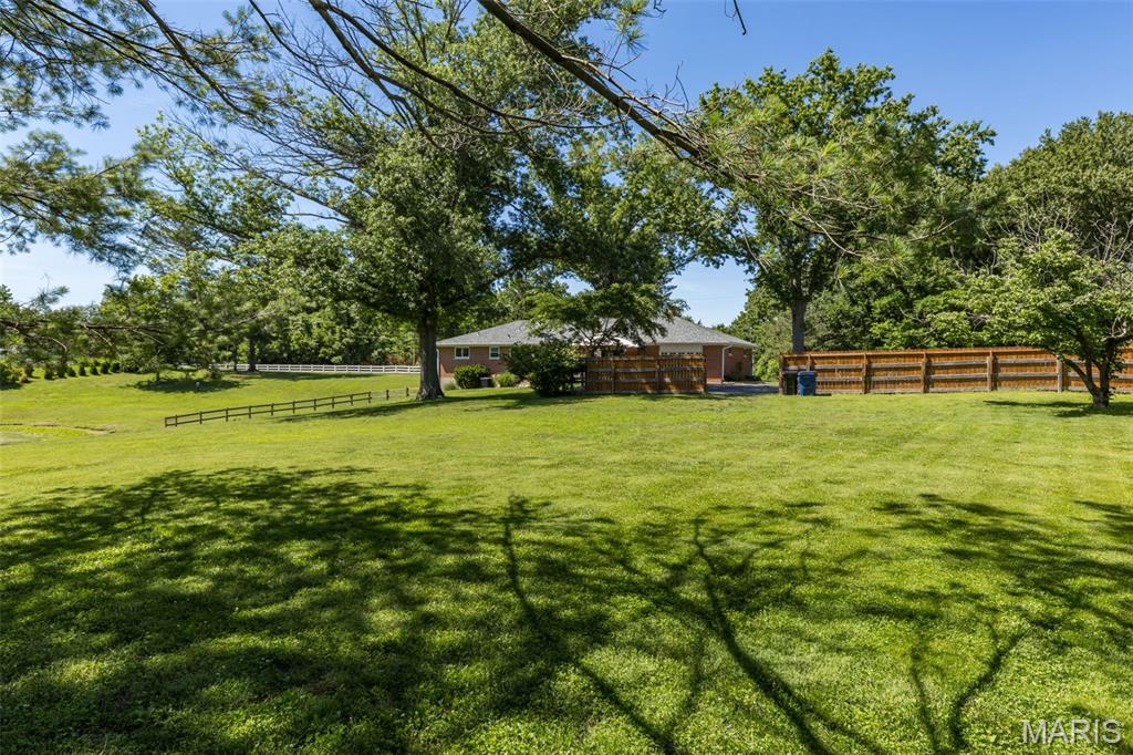 2550 Bluffwood Drive Property Photo 26