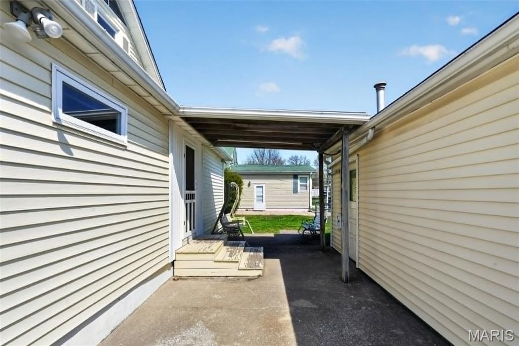 1005 S Macoupin Street Property Photo 3