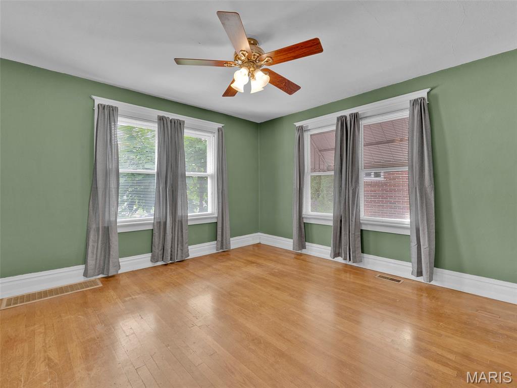 8904 Olden Avenue Property Photo 5