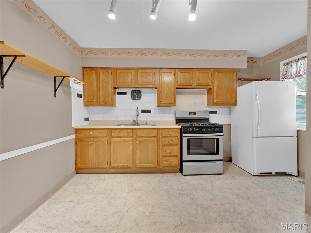 8904 Olden Avenue Property Photo 10