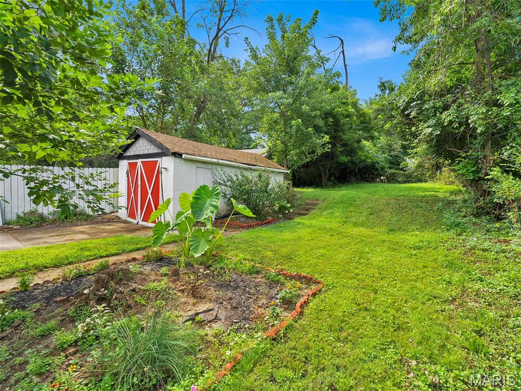 8904 Olden Avenue Property Photo 16