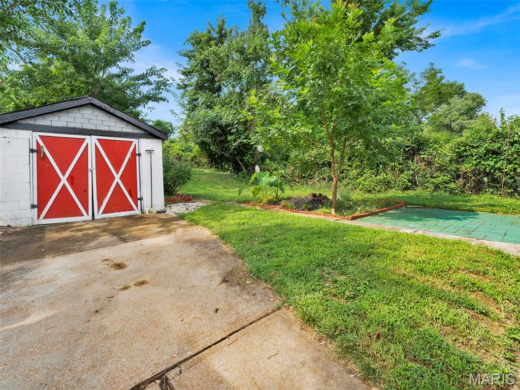 8904 Olden Avenue Property Photo 17