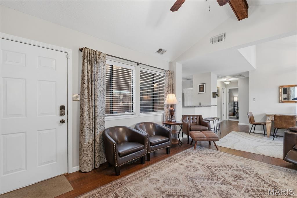 704 Hemingway Lane E Property Photo 4
