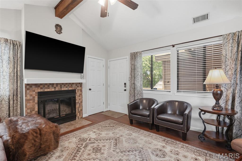 704 Hemingway Lane E Property Photo 5