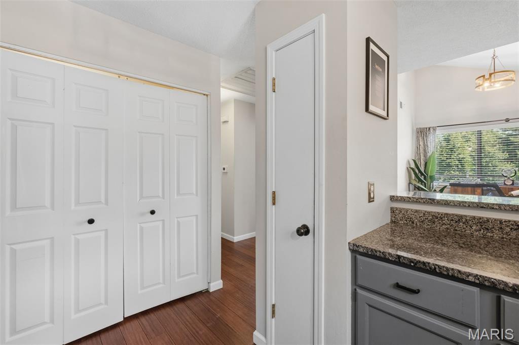 704 Hemingway Lane E Property Photo 16
