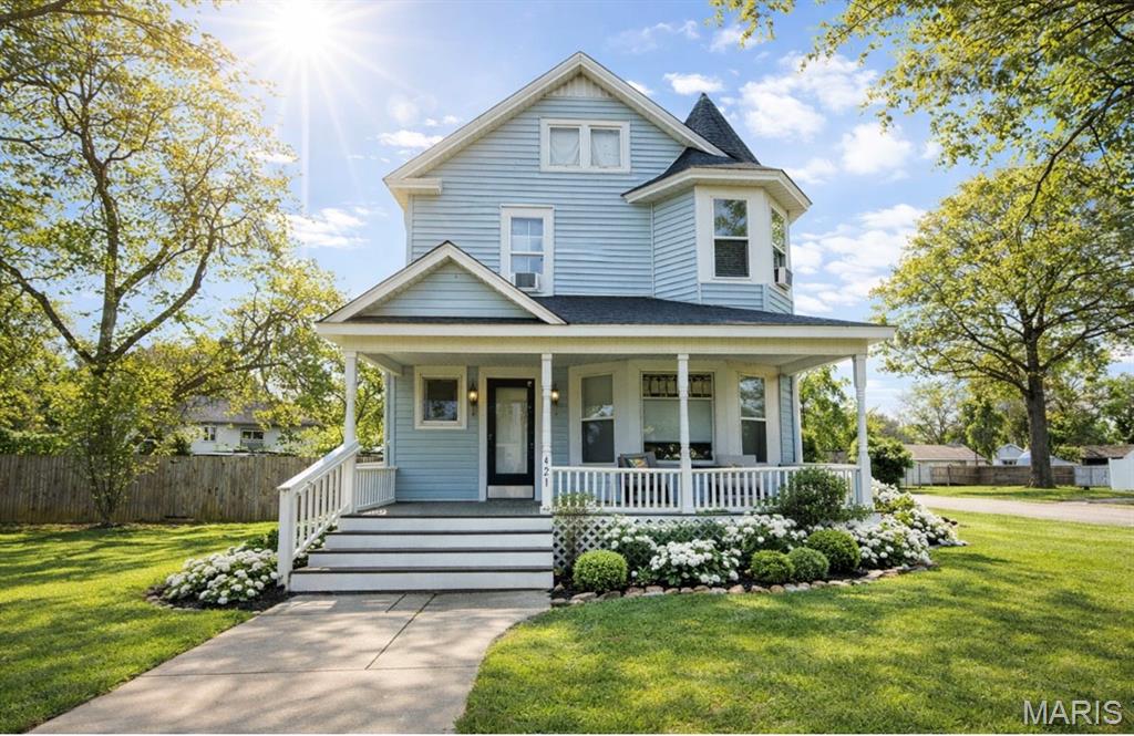 421 Chautauqua Lane