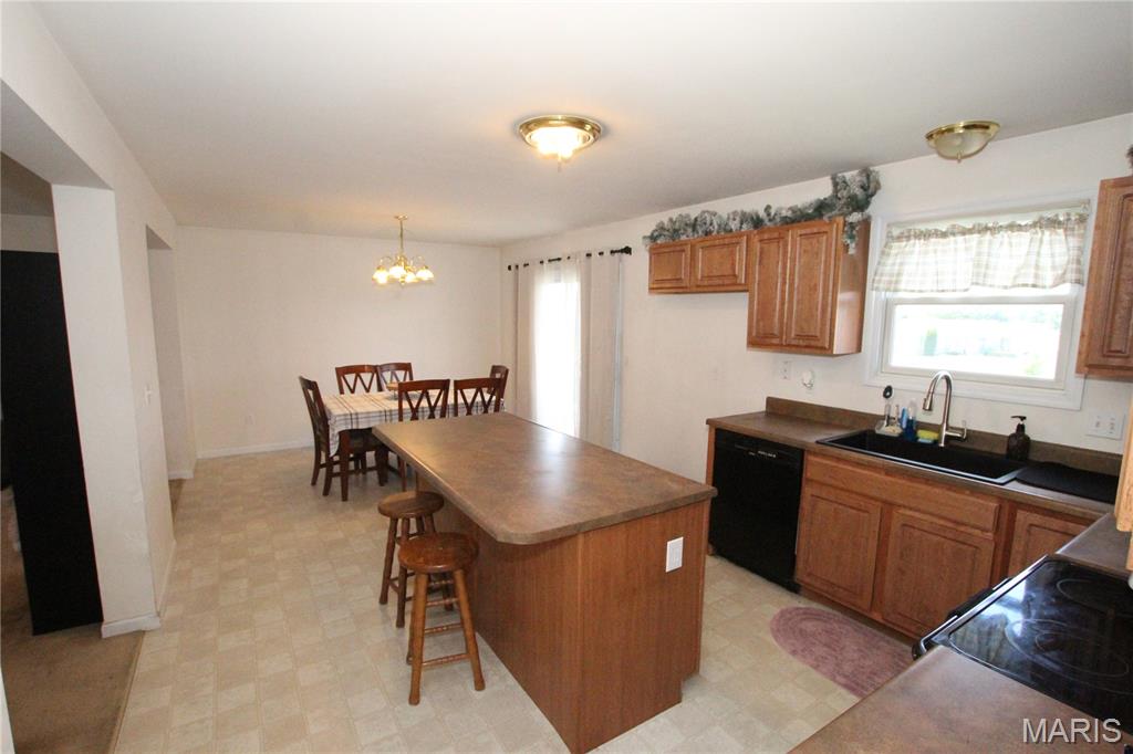 26033932 Property Photo 7