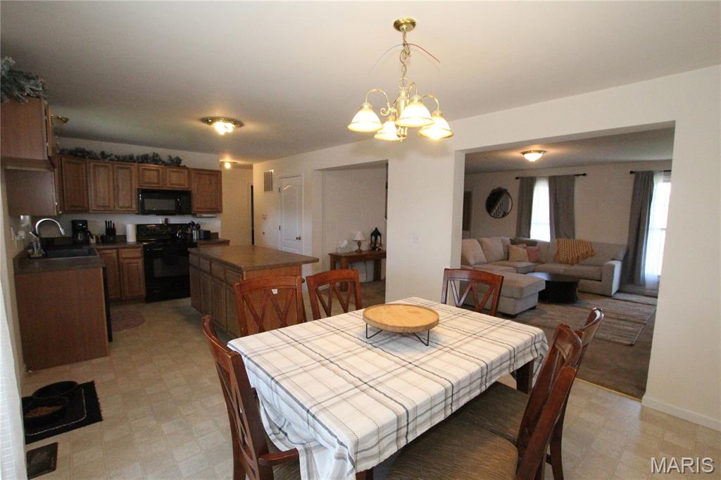 26033932 Property Photo 9