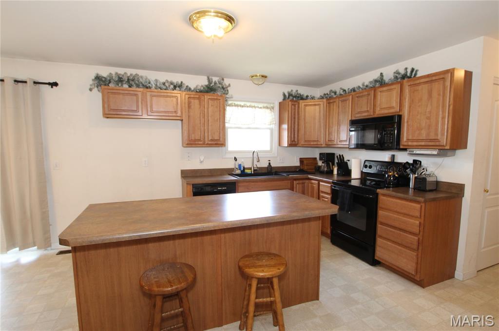 26033932 Property Photo 12