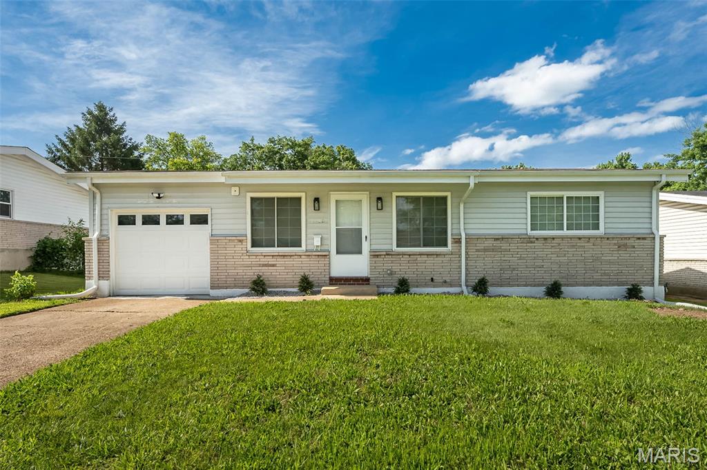 2252 Luxmore Drive Property Photo 1