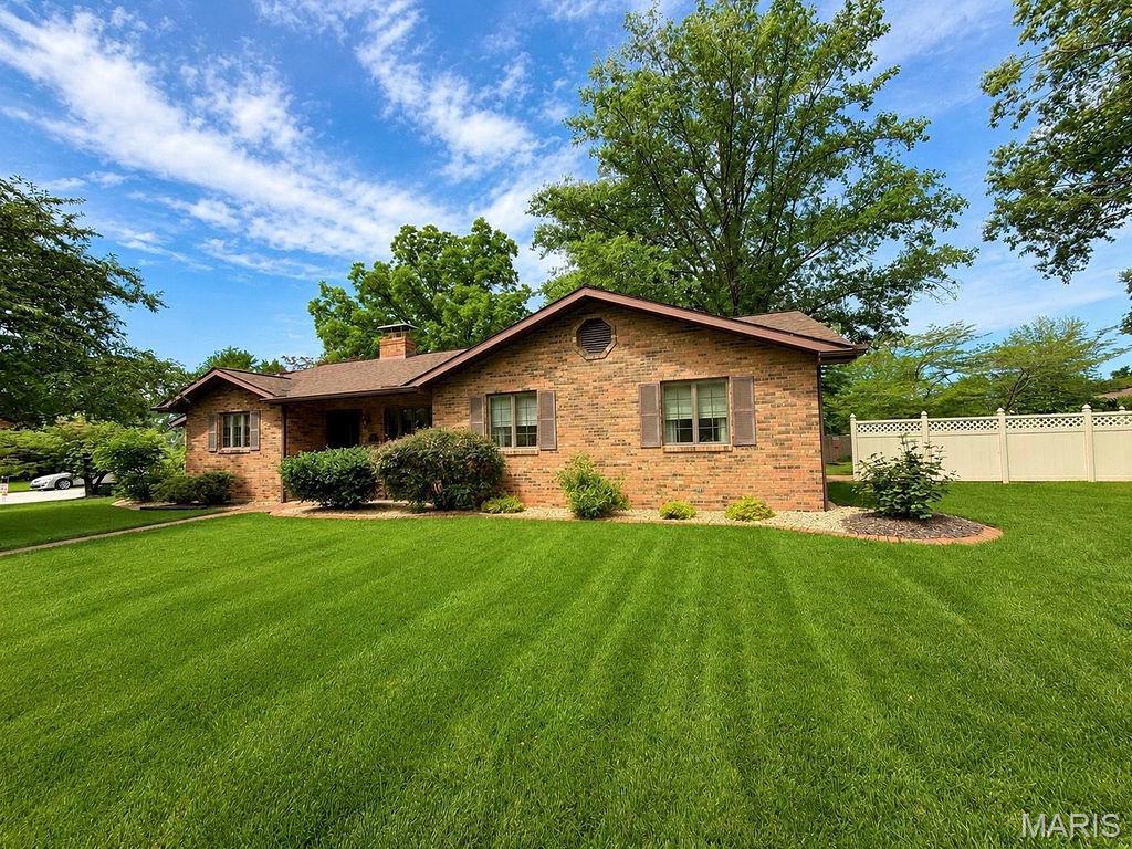 315 Pin Oak Street Property Photo 2