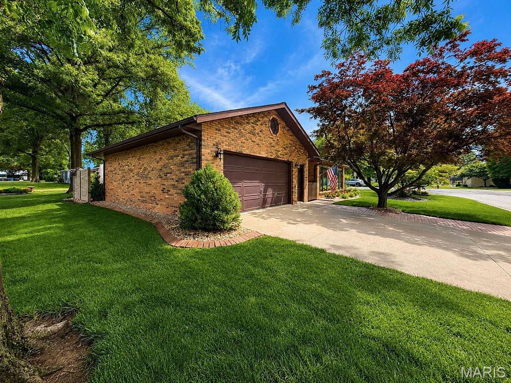 315 Pin Oak Street Property Photo 5