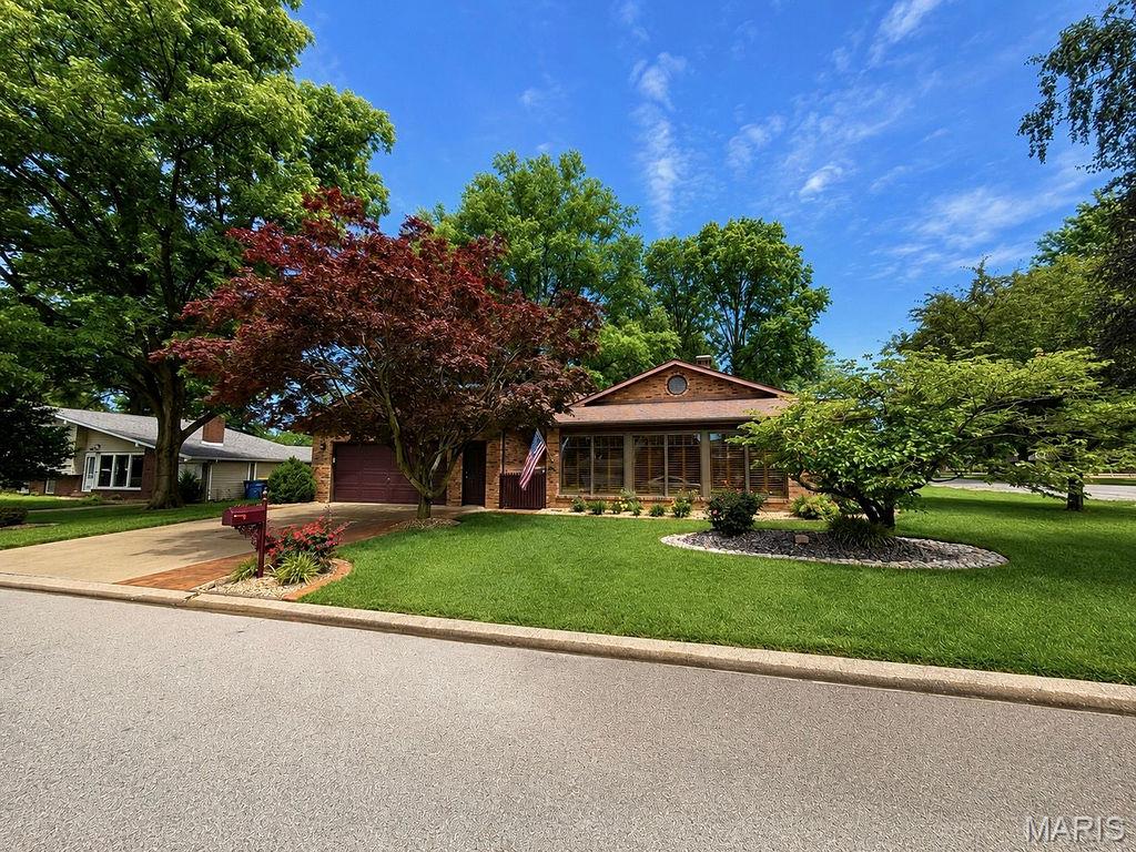 315 Pin Oak Street Property Photo 8