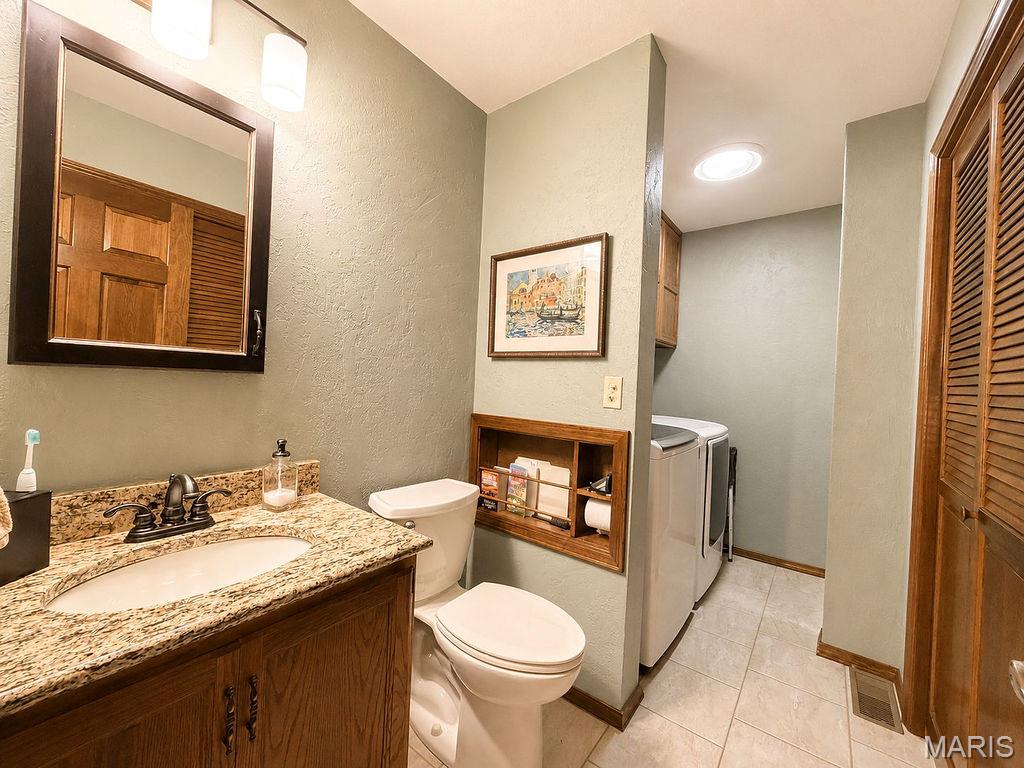 315 Pin Oak Street Property Photo 10