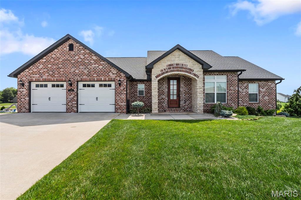 800 Lakeview Crossing Property Photo 1