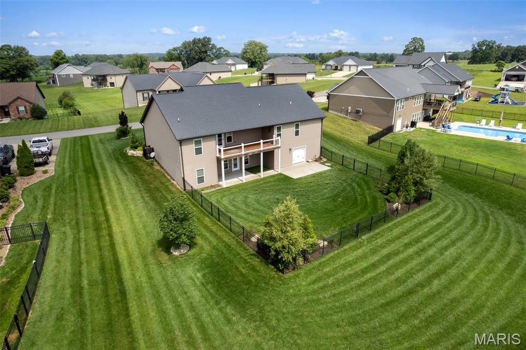 800 Lakeview Crossing Property Photo 10