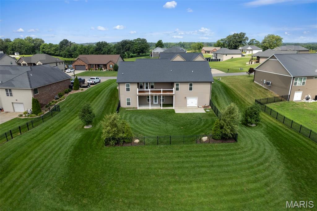 800 Lakeview Crossing Property Photo 11