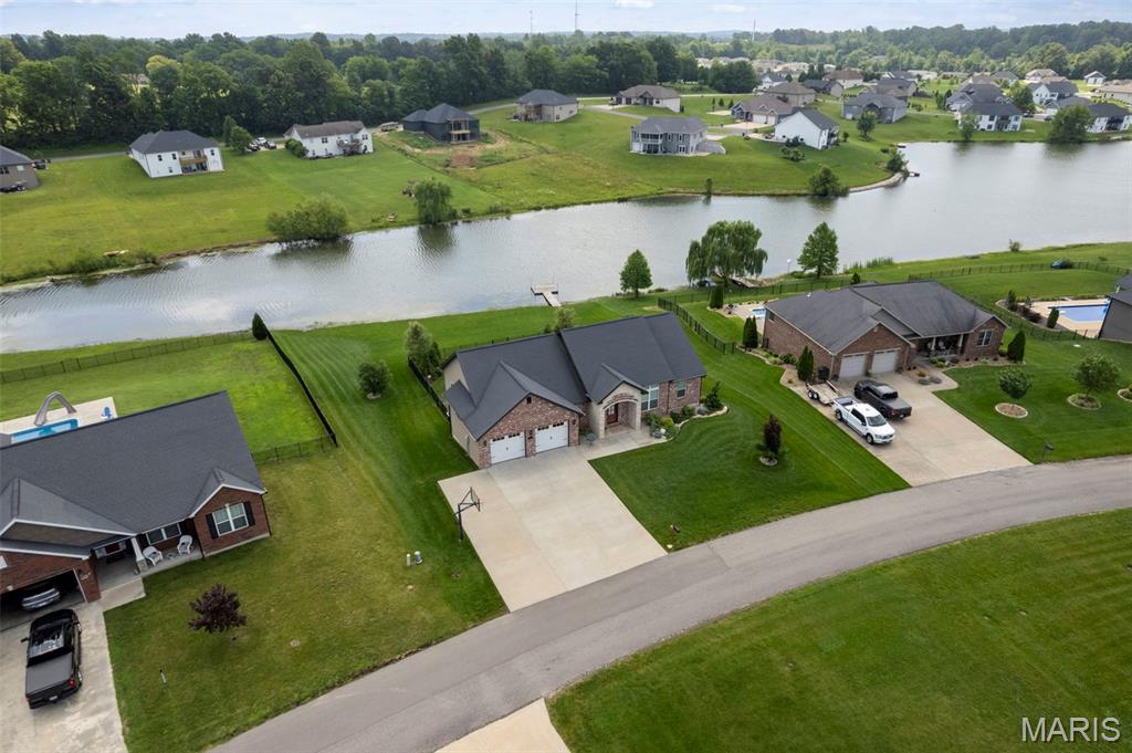 800 Lakeview Crossing Property Photo 16
