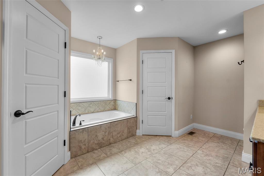 800 Lakeview Crossing Property Photo 33