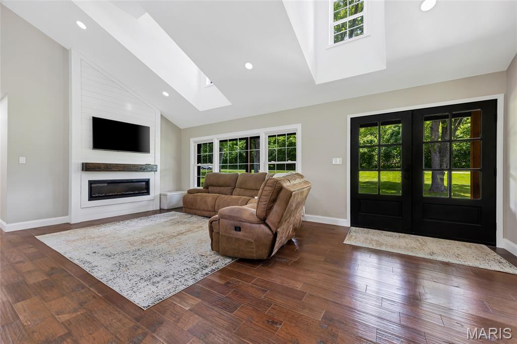 4733 Fox Creek Road Property Photo 8