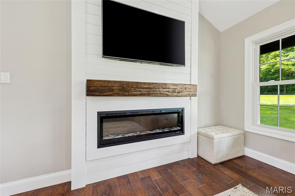 4733 Fox Creek Road Property Photo 9