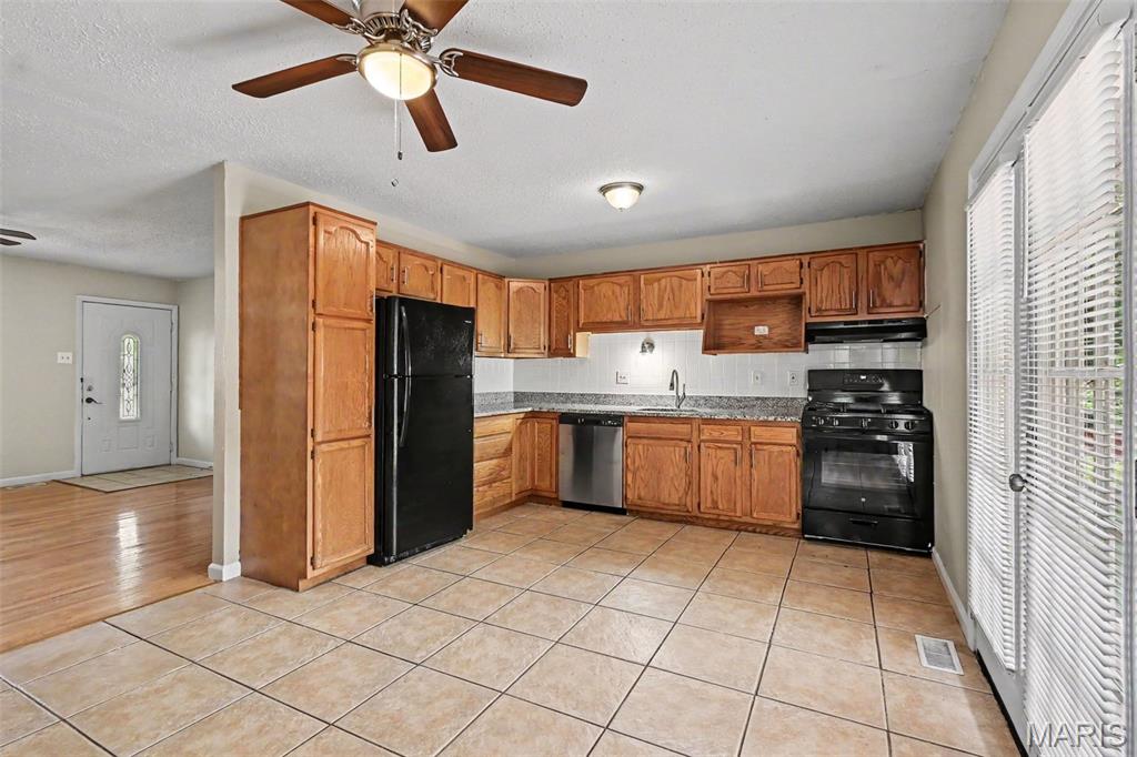 2322 Battlefield Drive Property Photo 6