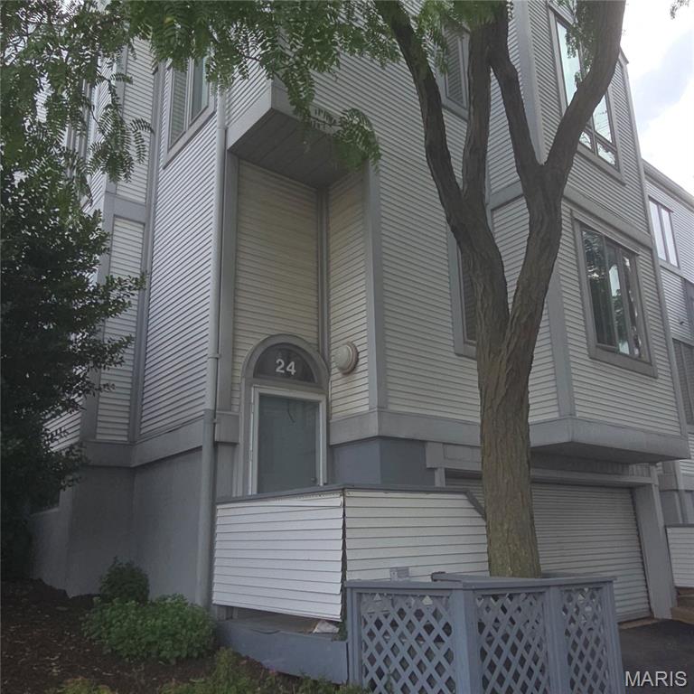 24 Columbus Square Drive Property Photo 1