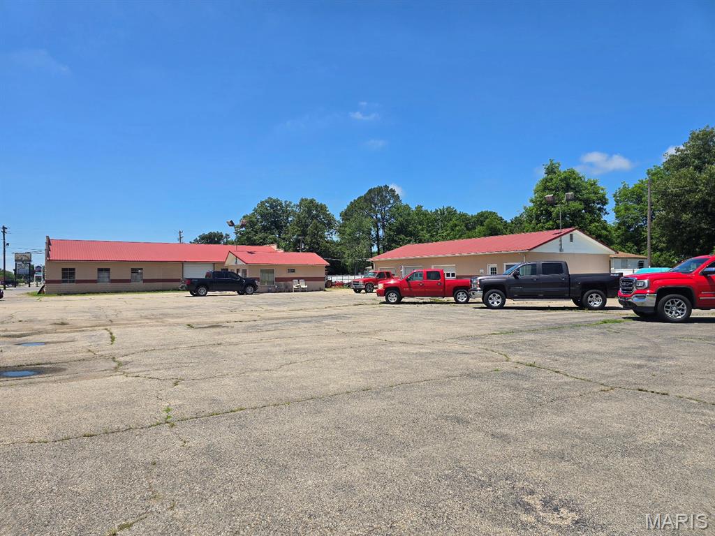 120 W Business Highway 60 Property Photo 6