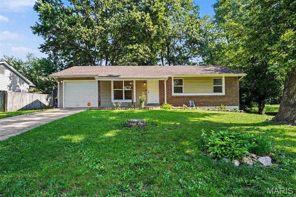 25 Country Ln. Property Photo 1