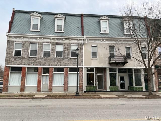 7714 S Broadway