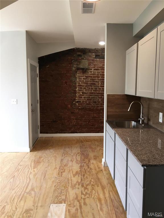 7714 S Broadway Property Photo 22