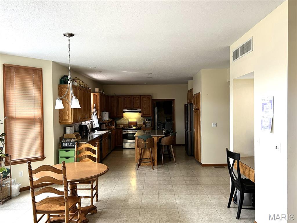 863 Marc Drive Property Photo 10