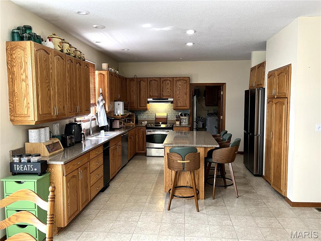 863 Marc Drive Property Photo 11