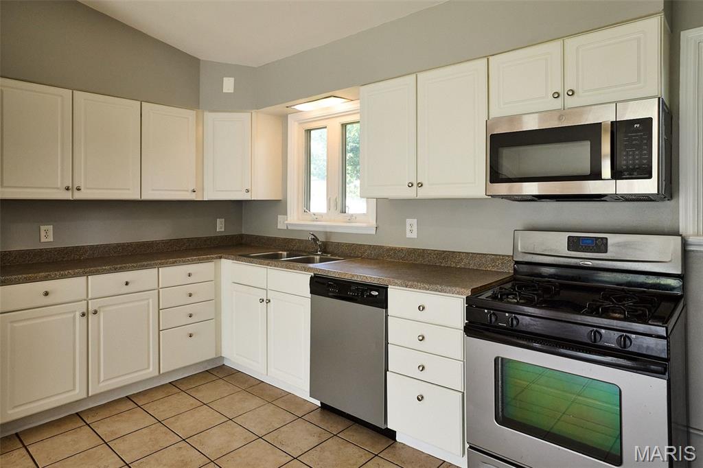 13 Sunridge Lane Property Photo 3